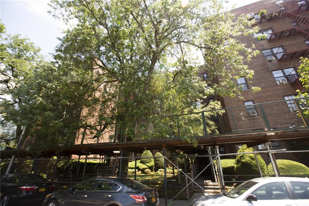 1275 East 5th St #1G