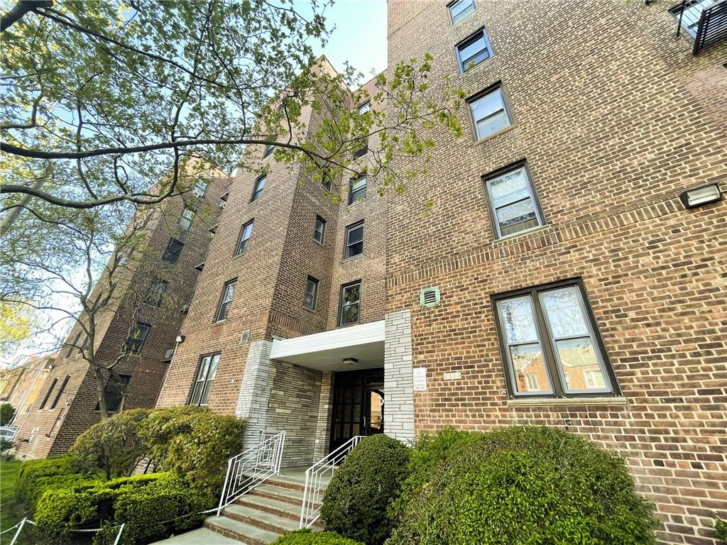 2525 West 2nd St #5G